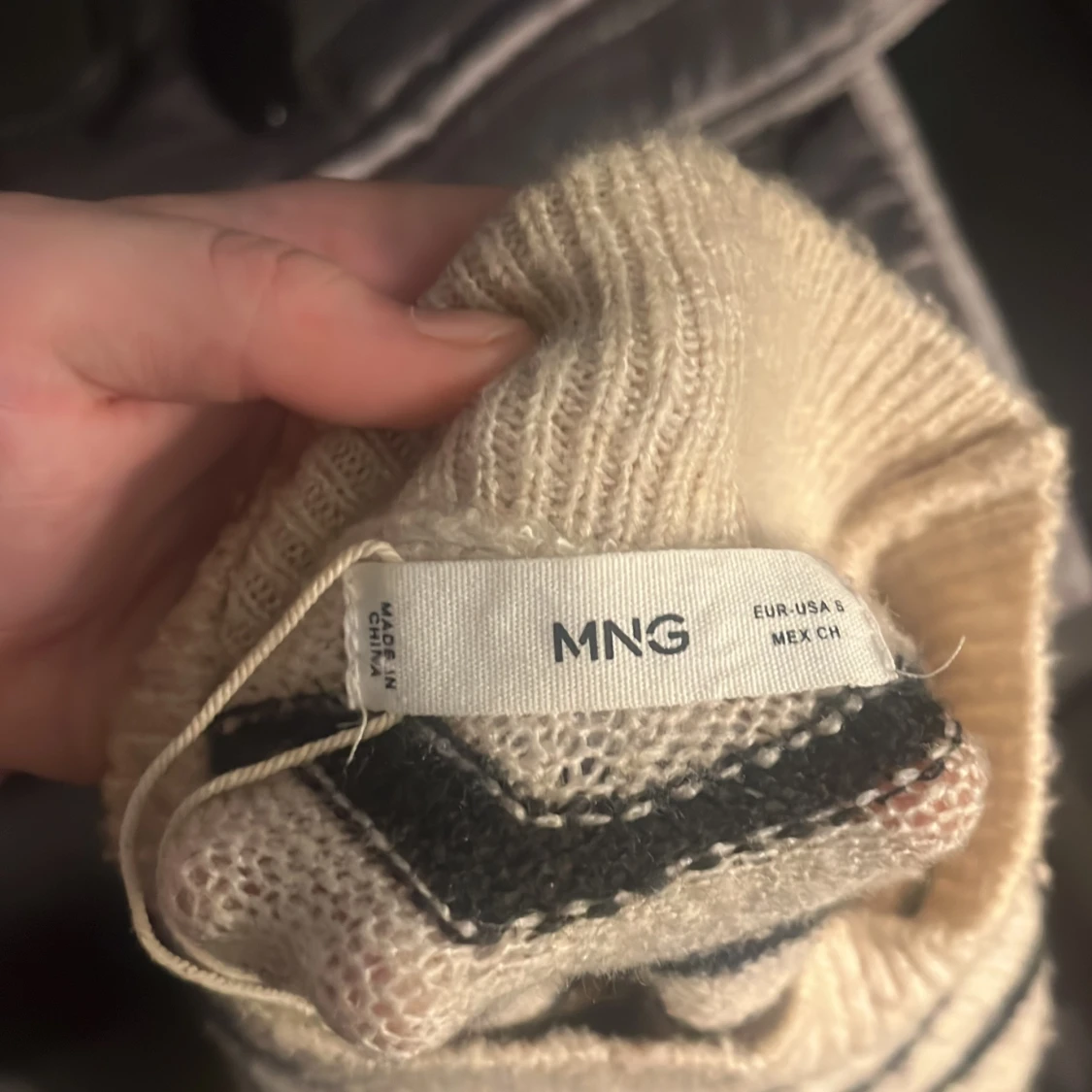 Randig stickad tröja från MNG str S - 3