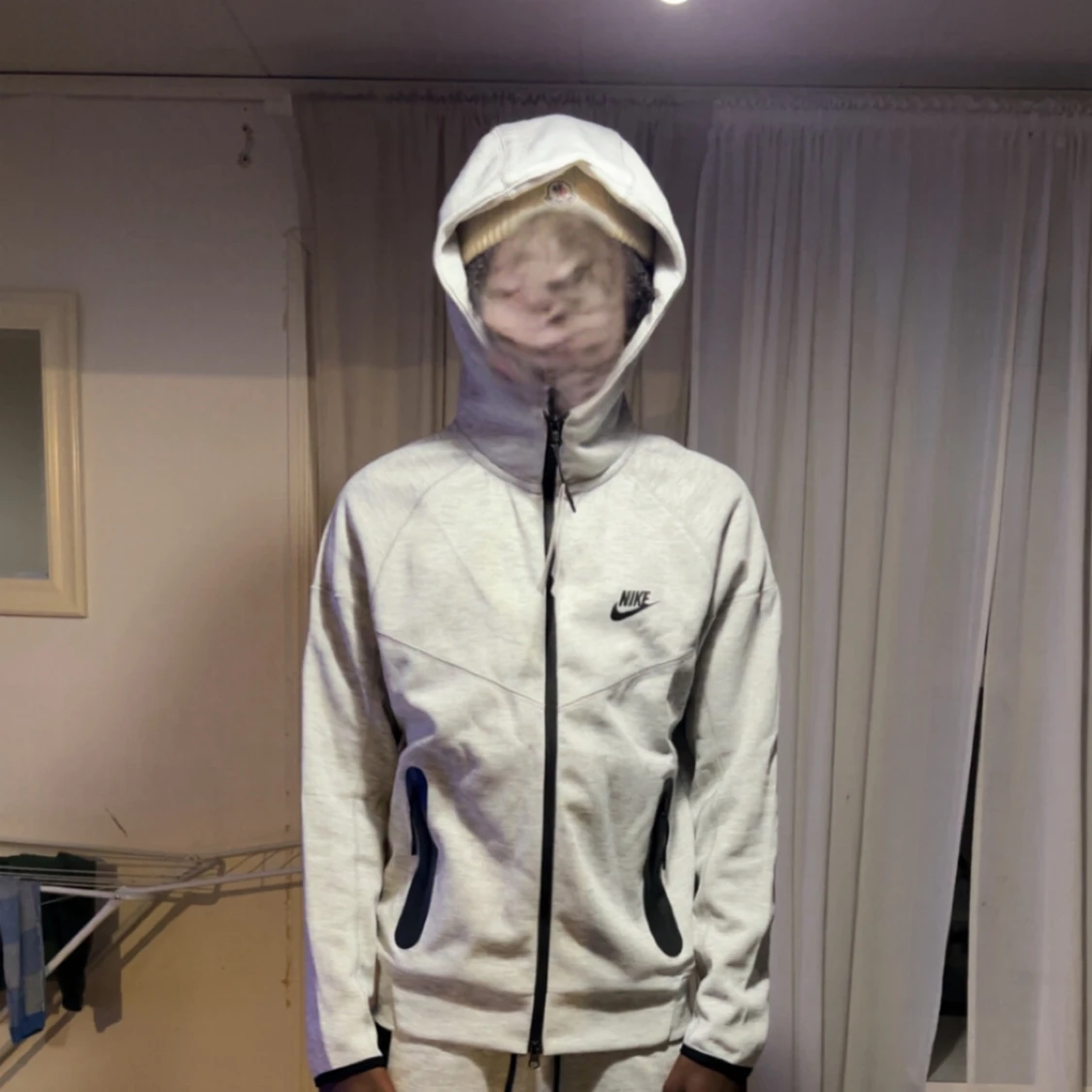 Vit Nike zip-hoodie med huva