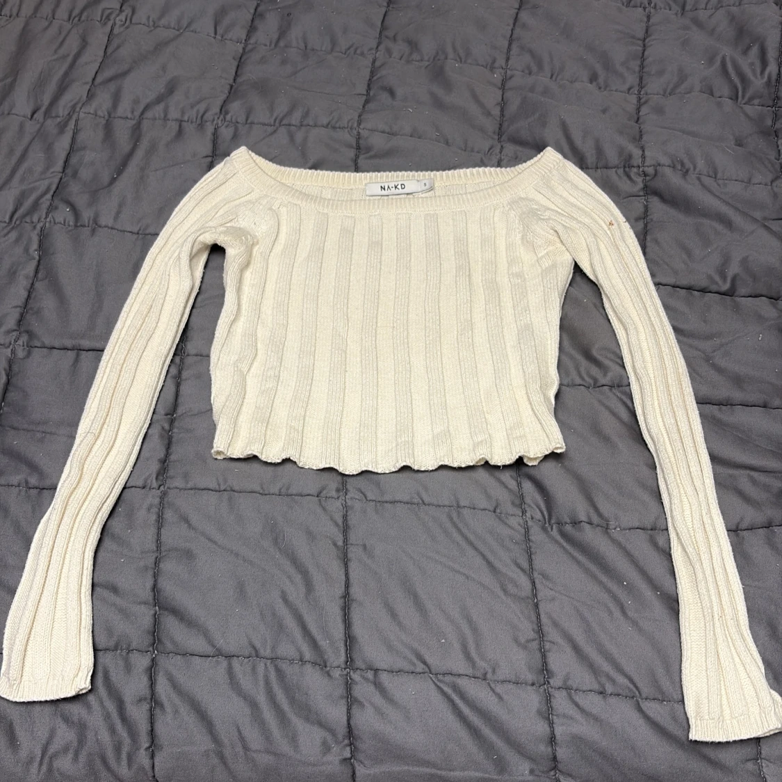 Beige ribbad croppad topp NA-KD