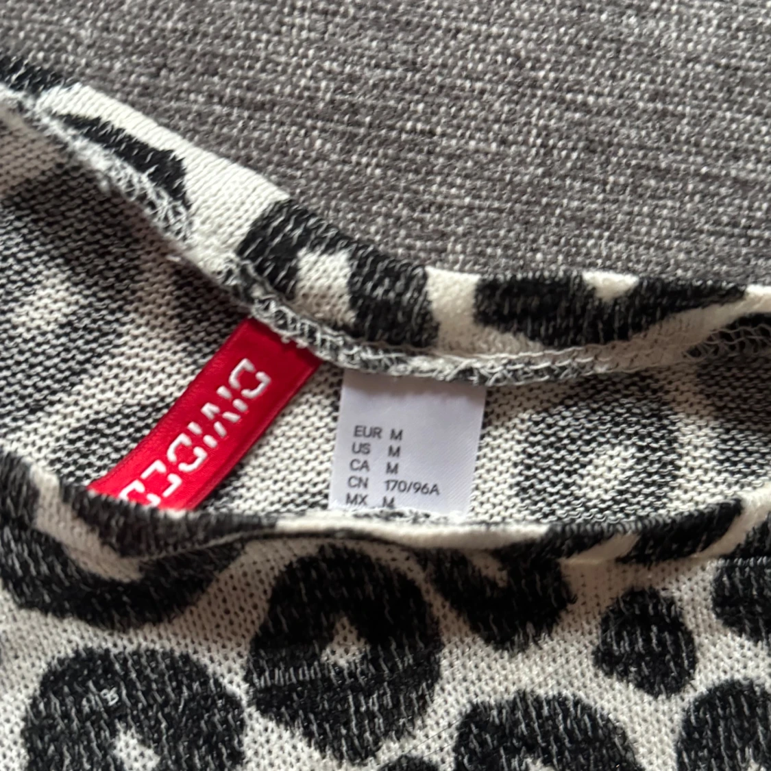 Leopardmönstrad tröja  - 2