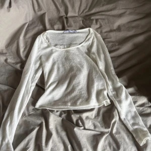 Vit ribbad långärmad topp - Från lager 157