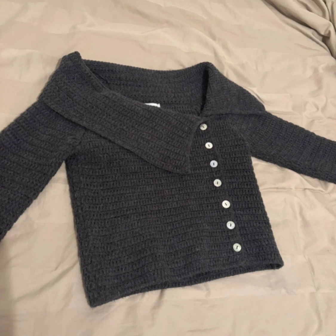 Mörkgrå stickad kofta från Zara - 1