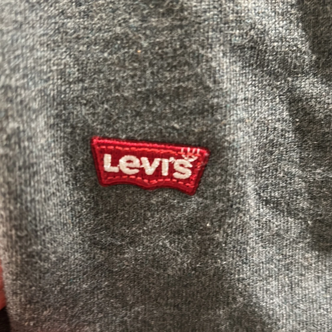 Grå hoodie med dragkedja från Levi's XS - 2
