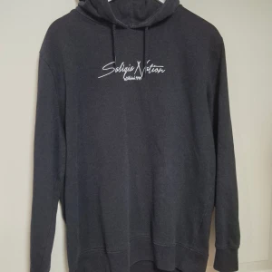 Svart Hoodie XL - I bra skick.