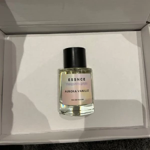Essnce parfym  - Parfymen aurora vanille från essnce, testad 1 gång