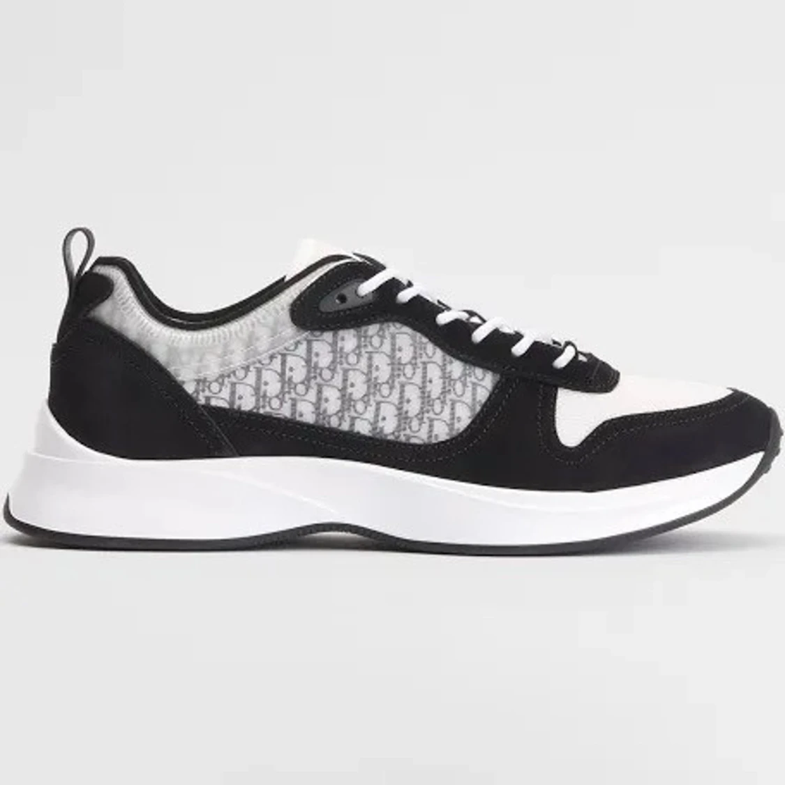Svarta och vita sneakers med monogram b25