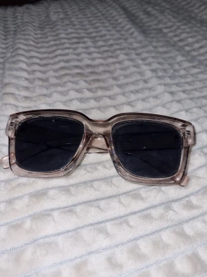 Solglassögon - Skit snygga solglajor perfekt för varma dagar 