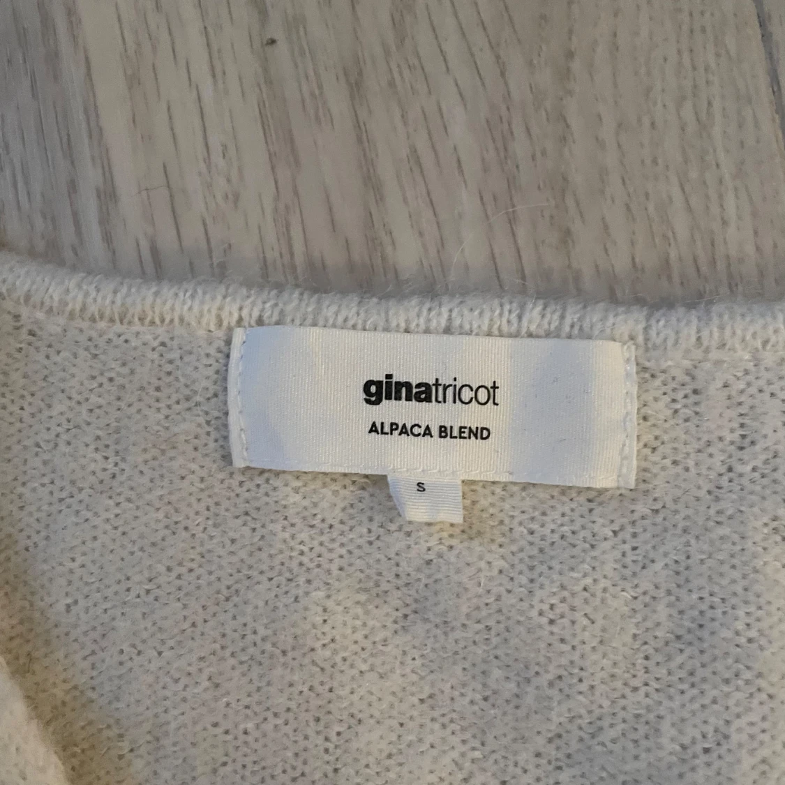 Ljusbeige stickad tröja Gina Tricot - 2