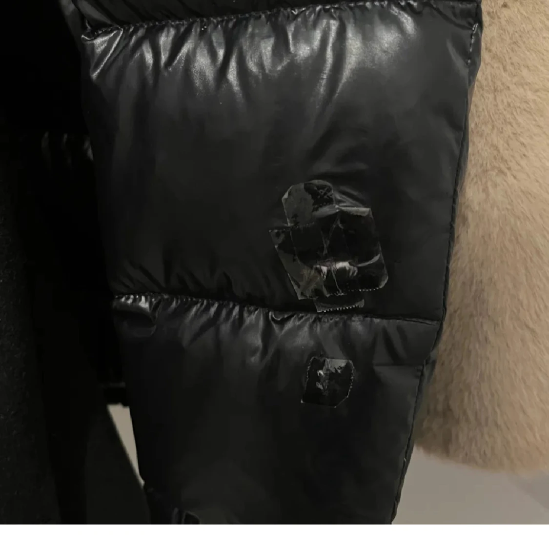 Svart Moncler pufferjacka med huva - 3