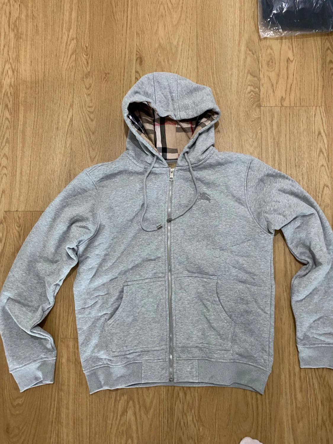 Grå Burberry hoodie med dragkedja - 1