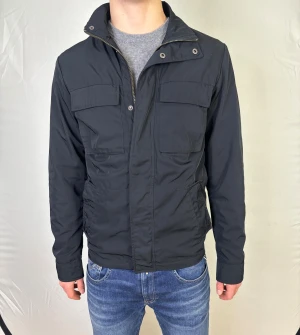 Field Jacket - | Field Jacka från Jack and Jones Premium | storlek S | Skick 8/10 | Bara att höra av sig vid funderingar 🙌| 