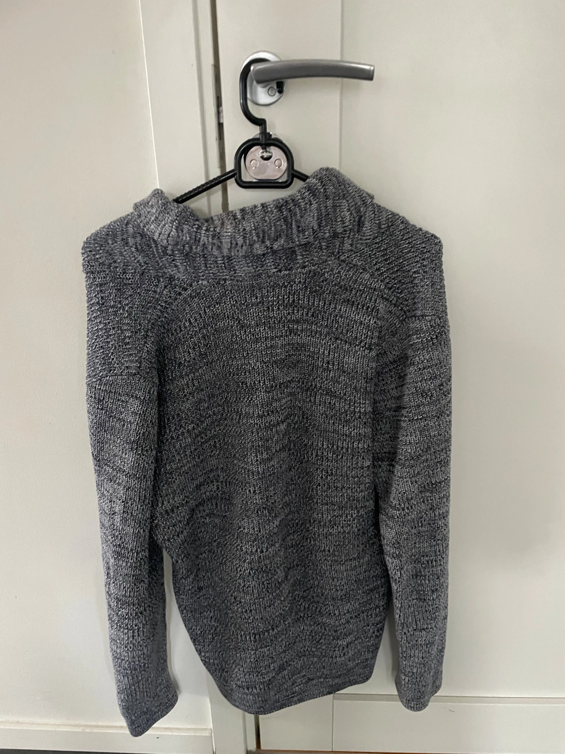 Grå stickad kofta från HM - 3