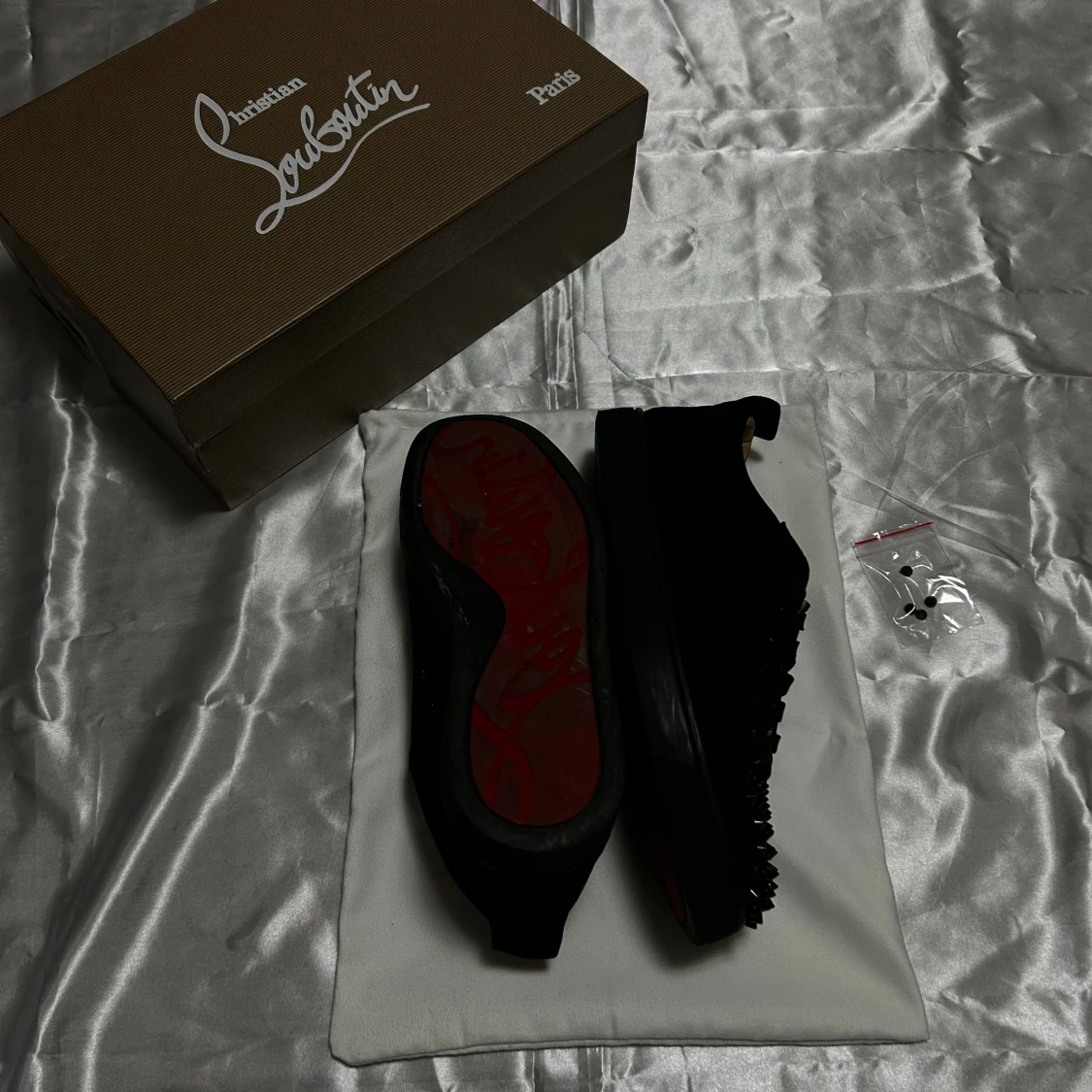 Christian Louboutin svarta sneakers med nitar - 3