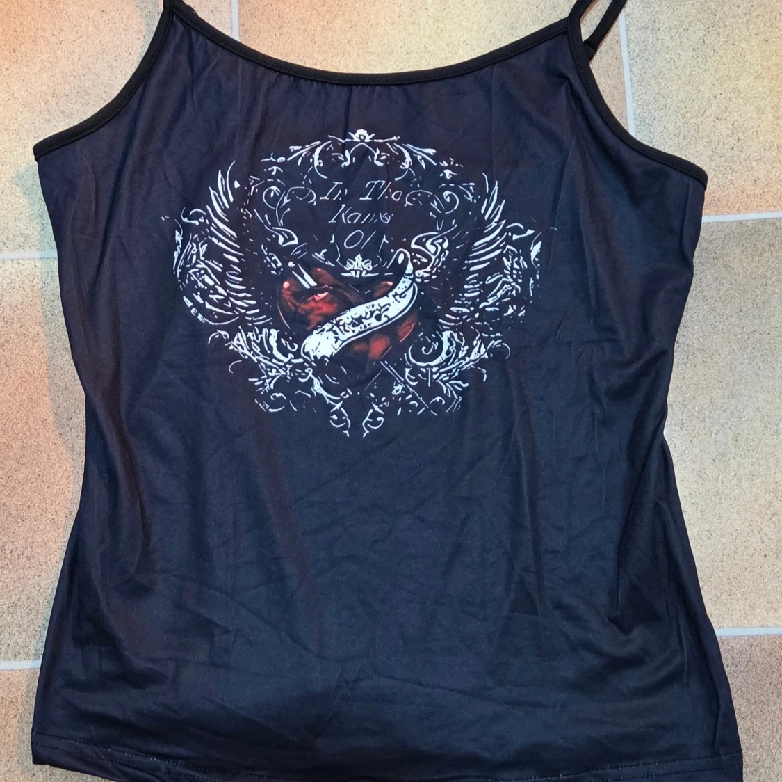 Svart linne med tryck och tunna band, Stl M - 3