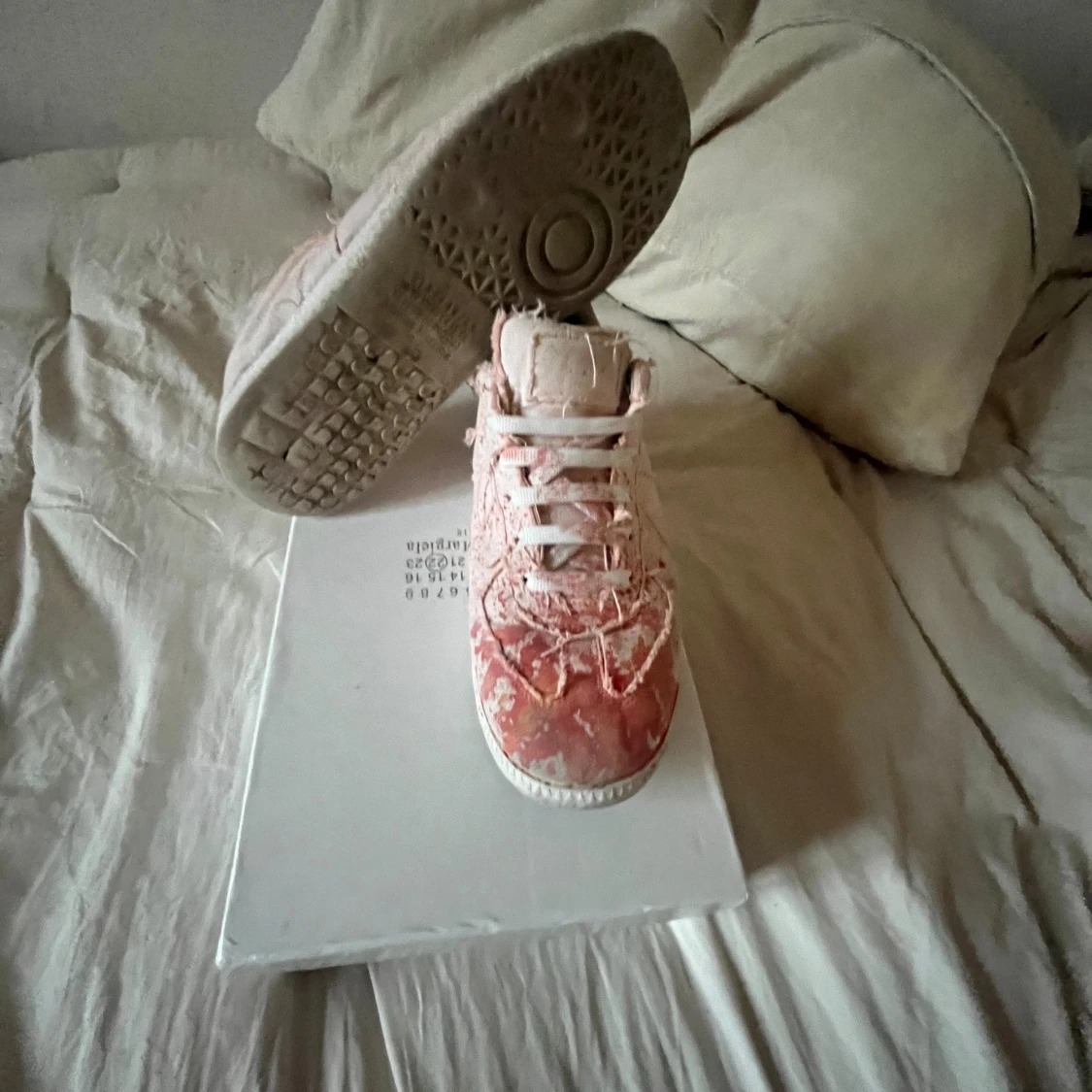 Maison margiela skor med färgskvätt - 1