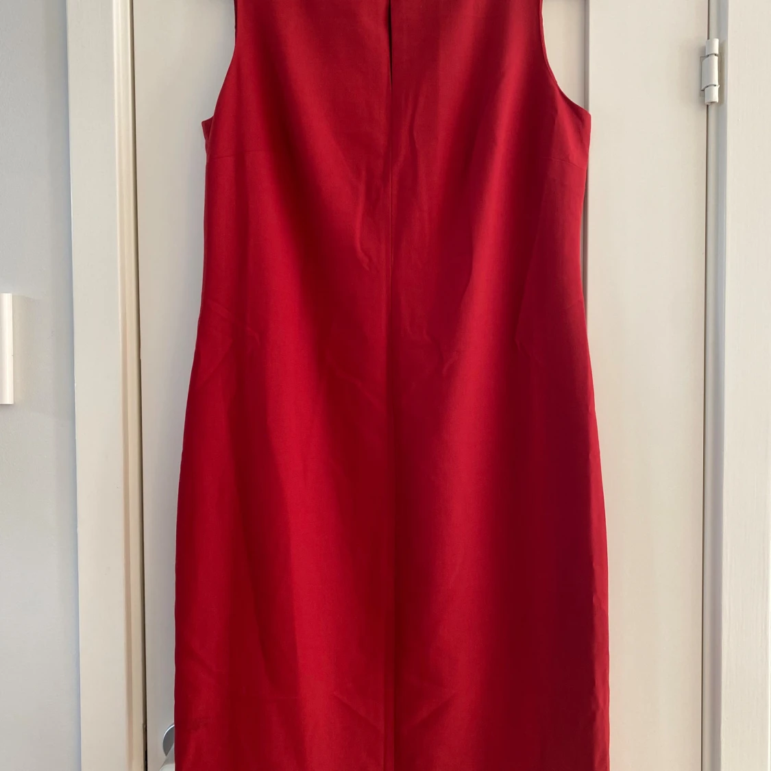 Röd ärmlös klänning från Ann Taylor Loft