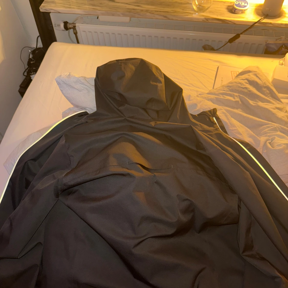 Svart vindjacka från BOSS med huva - 1