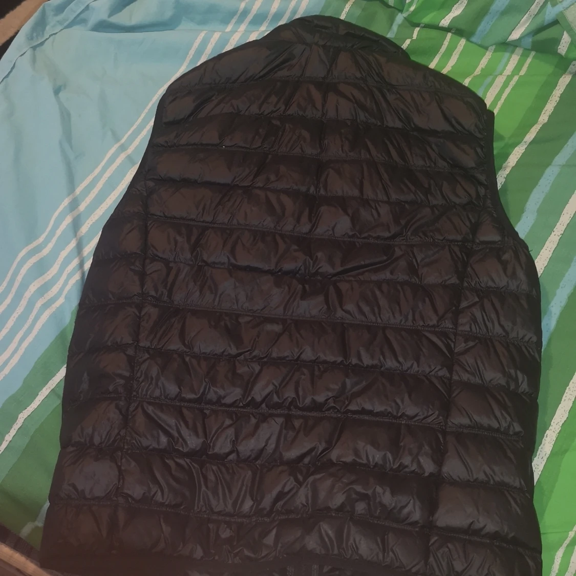 Svart dunväst från EA7 Emporio Armani