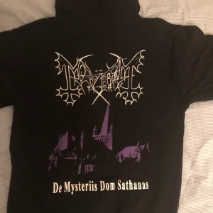 Mayhem zip-up - Mayhem zip-up köpt på bluefox som aldrig kommit till användning. 