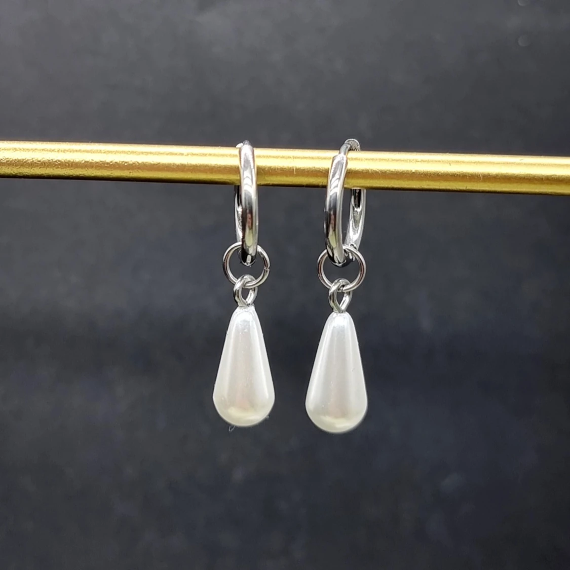 Set med halsband och örhängen med pärldroppar - 2