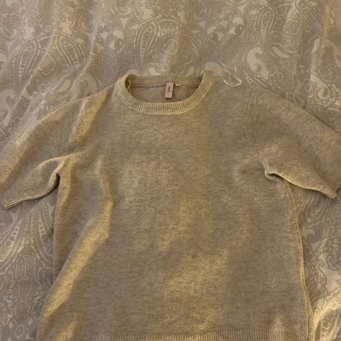 Stickad T-shirt från Nelly