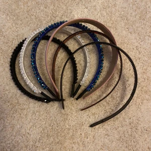 Massa hårband - Vissa är testade men de flesta är inte använda💗 Nästan alla är köpta hos Ur&Penn