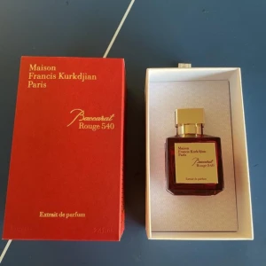 Baccarat Rouge 540 Parfym - Baccarat Rouge 540 Parfym, nästan helt ny. Fantastisk doft! Om ni har frågor så är det bara att höra av sig!