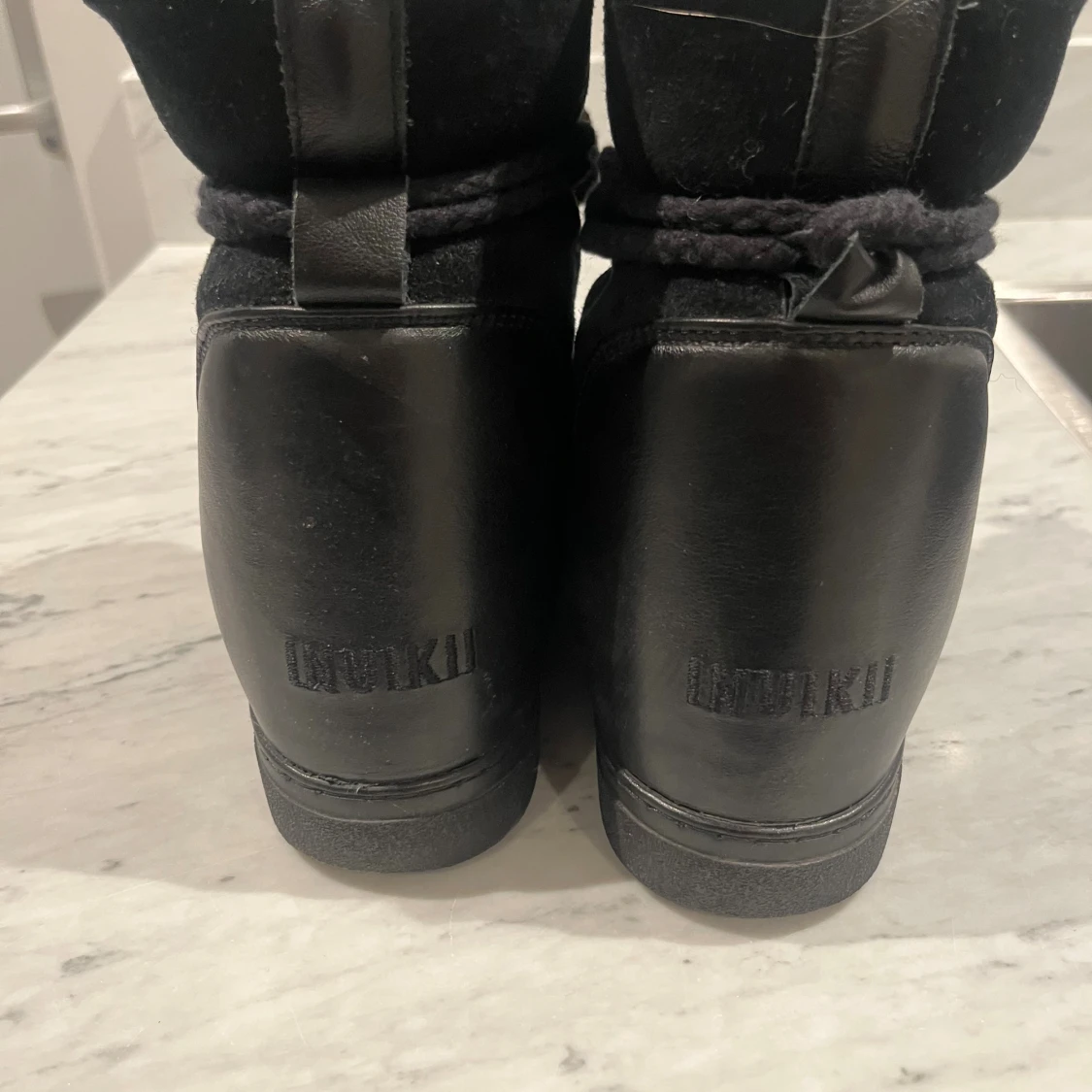 Svarta Inuikii boots med snörning - 4