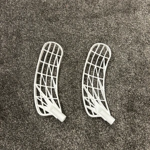Unihoc unilite innebandy blad - Säljer två vita unilite blad som är använd en gång på träning båda två. Dom är i right. Kan sälja styckvis också