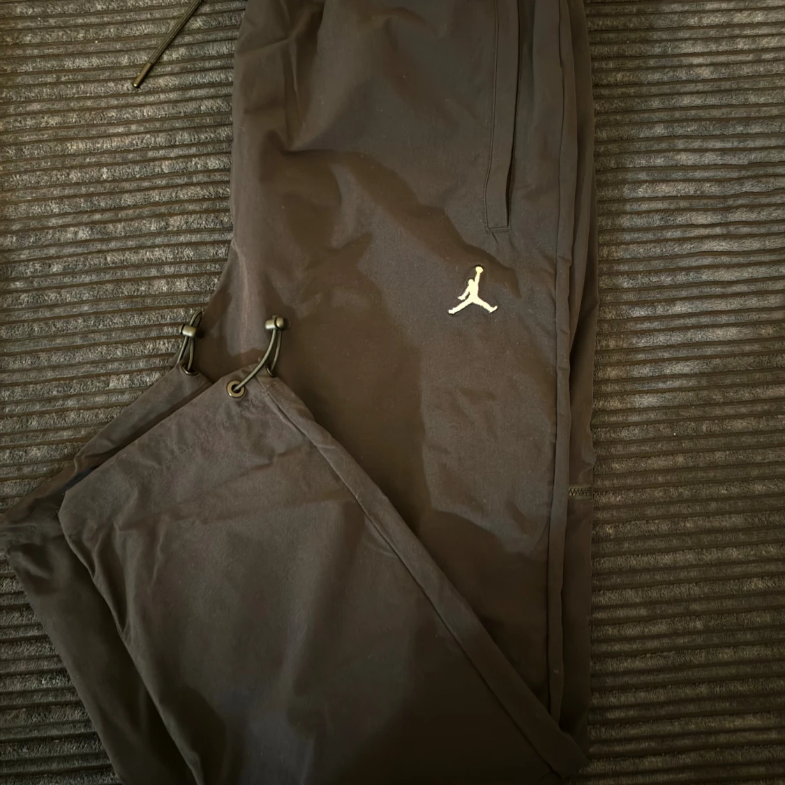 Svarta Jordan byxor med snörning