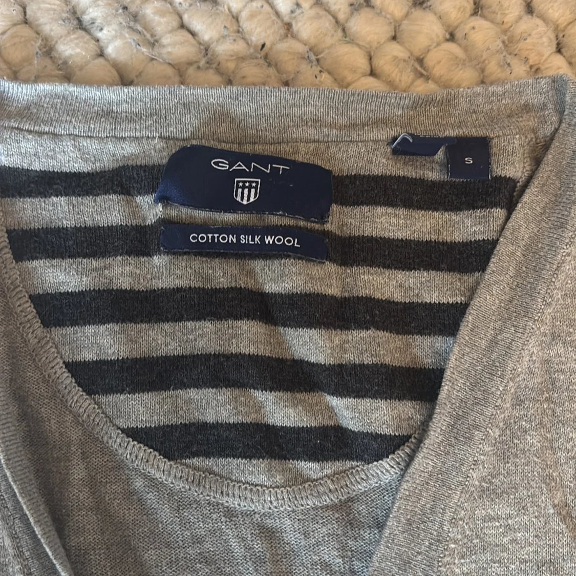 Grå kofta från GANT i S - 2