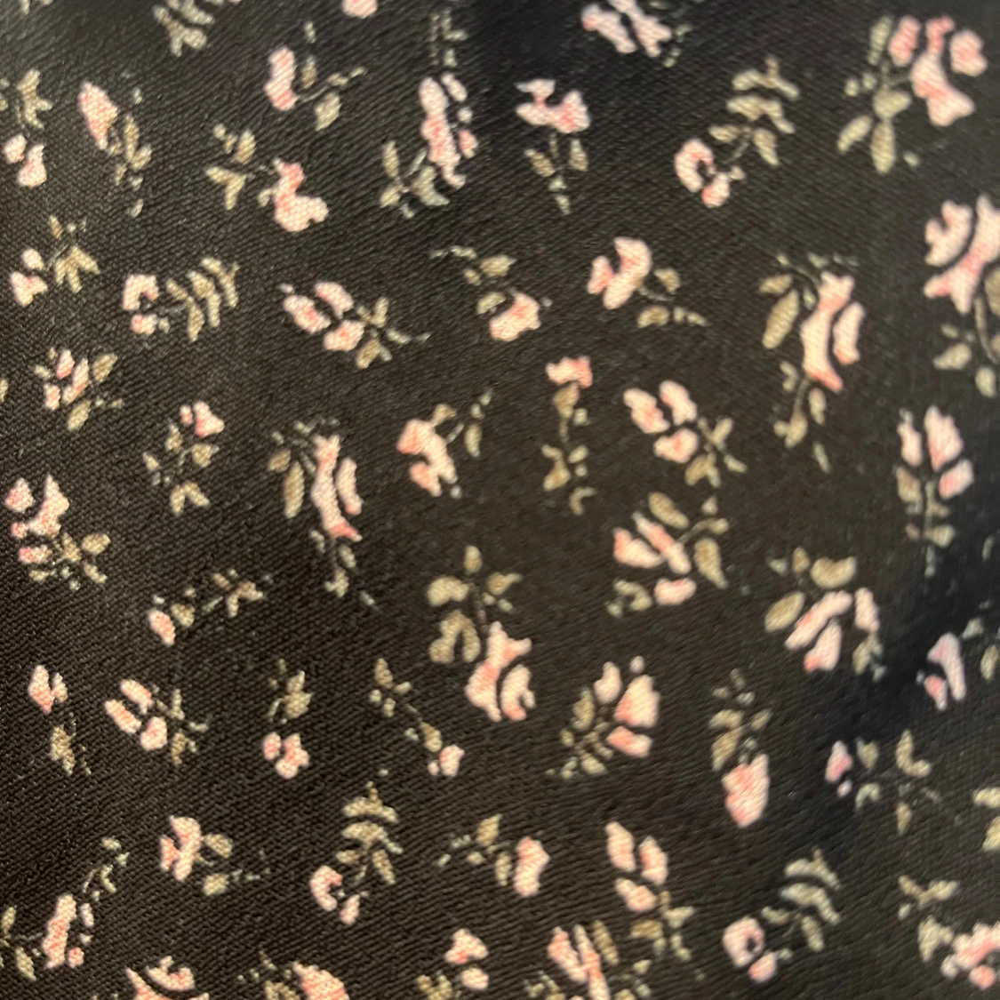 Svart blommig kjol från H&M Divided - 3