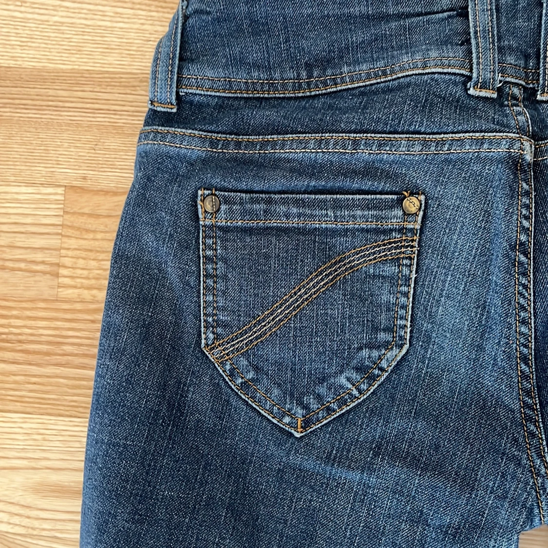 Blå bootcut jeans från Topshop W30 L36 - 4