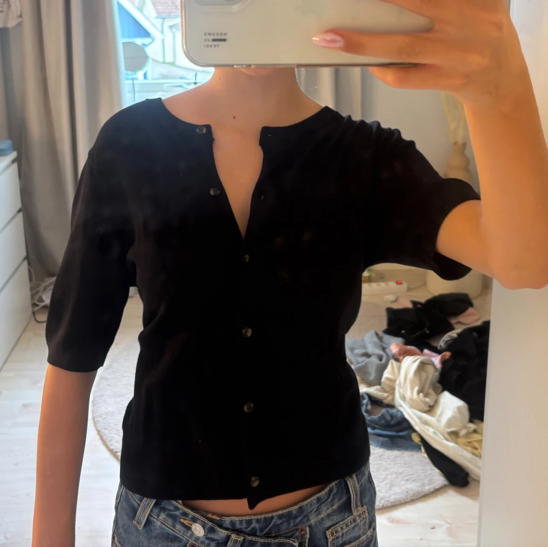 Svart kortärmad blus med knappar - 1