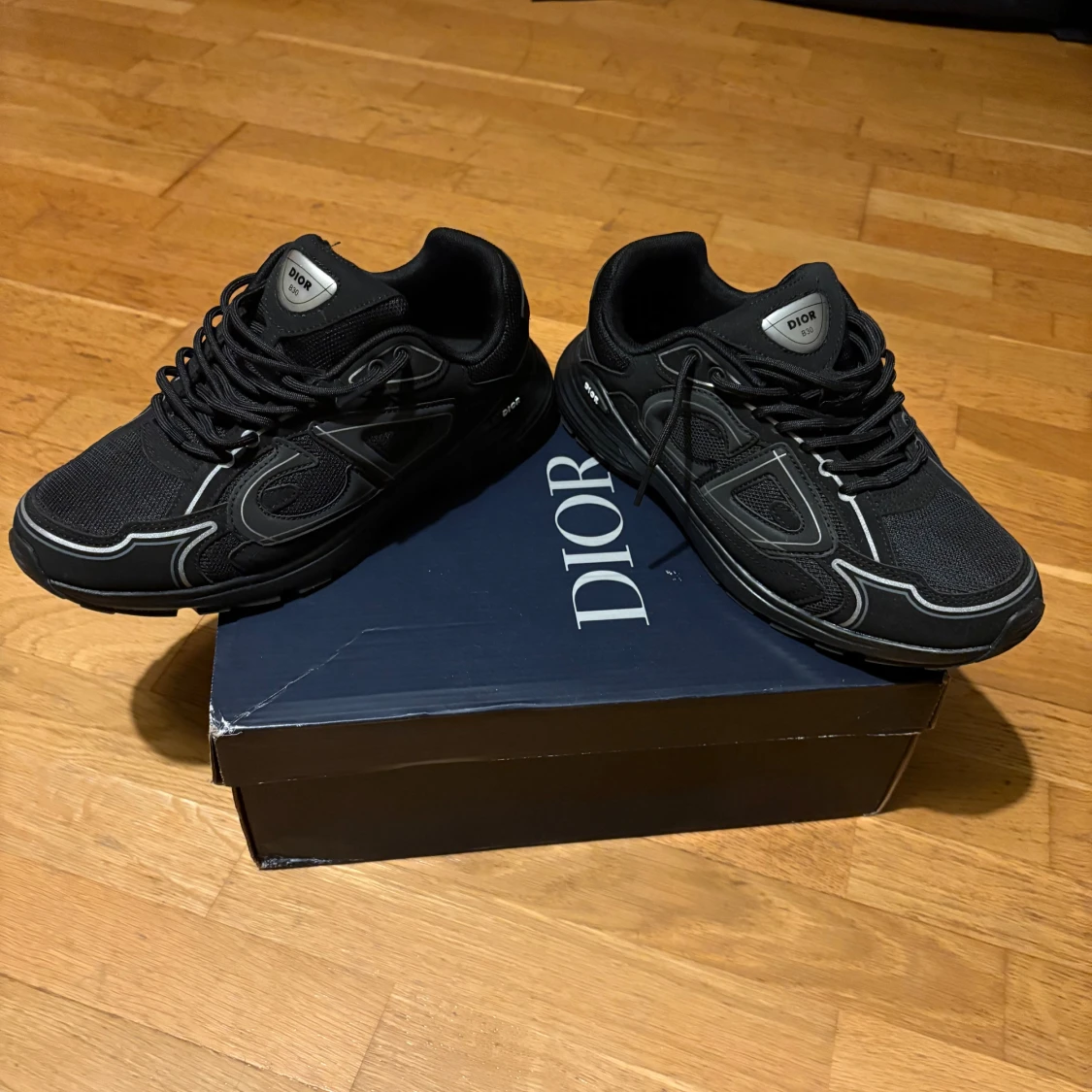 Svarta Dior sneakers med reflekterande detaljer - 2