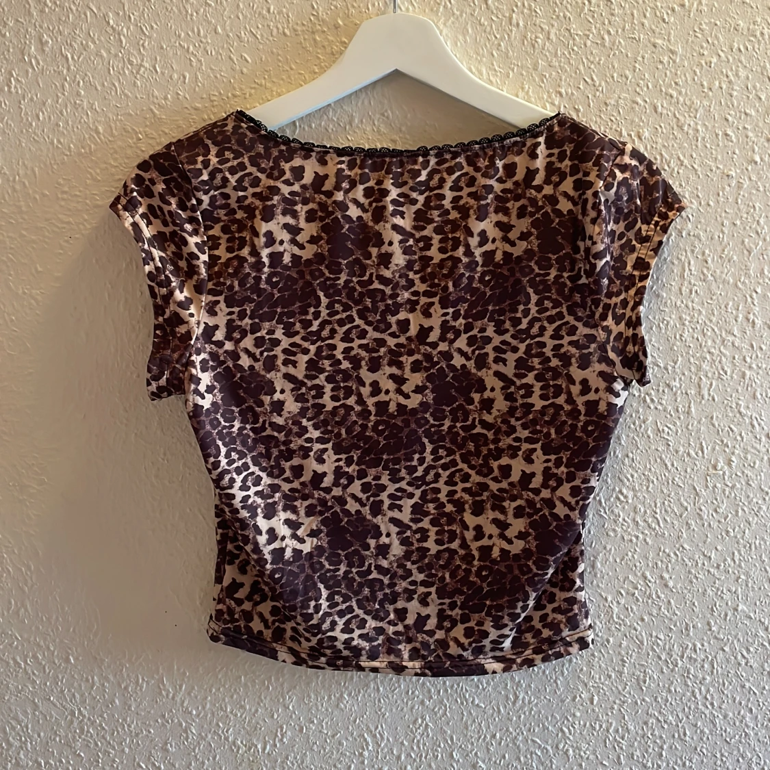 Leopardmönstrad croppad topp - 1