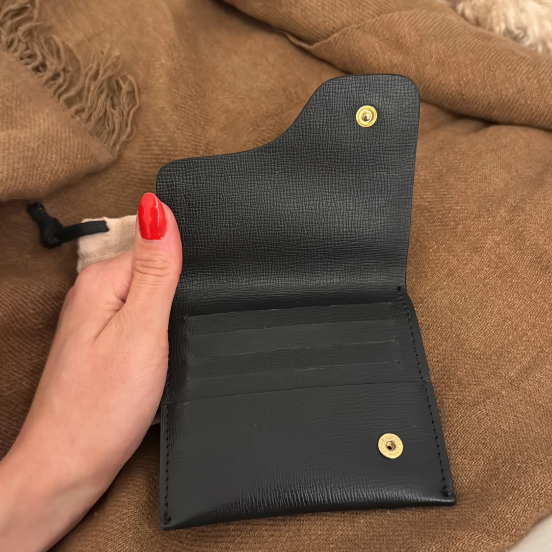 Svart plånbok i skinn från ATP Atelier - 1