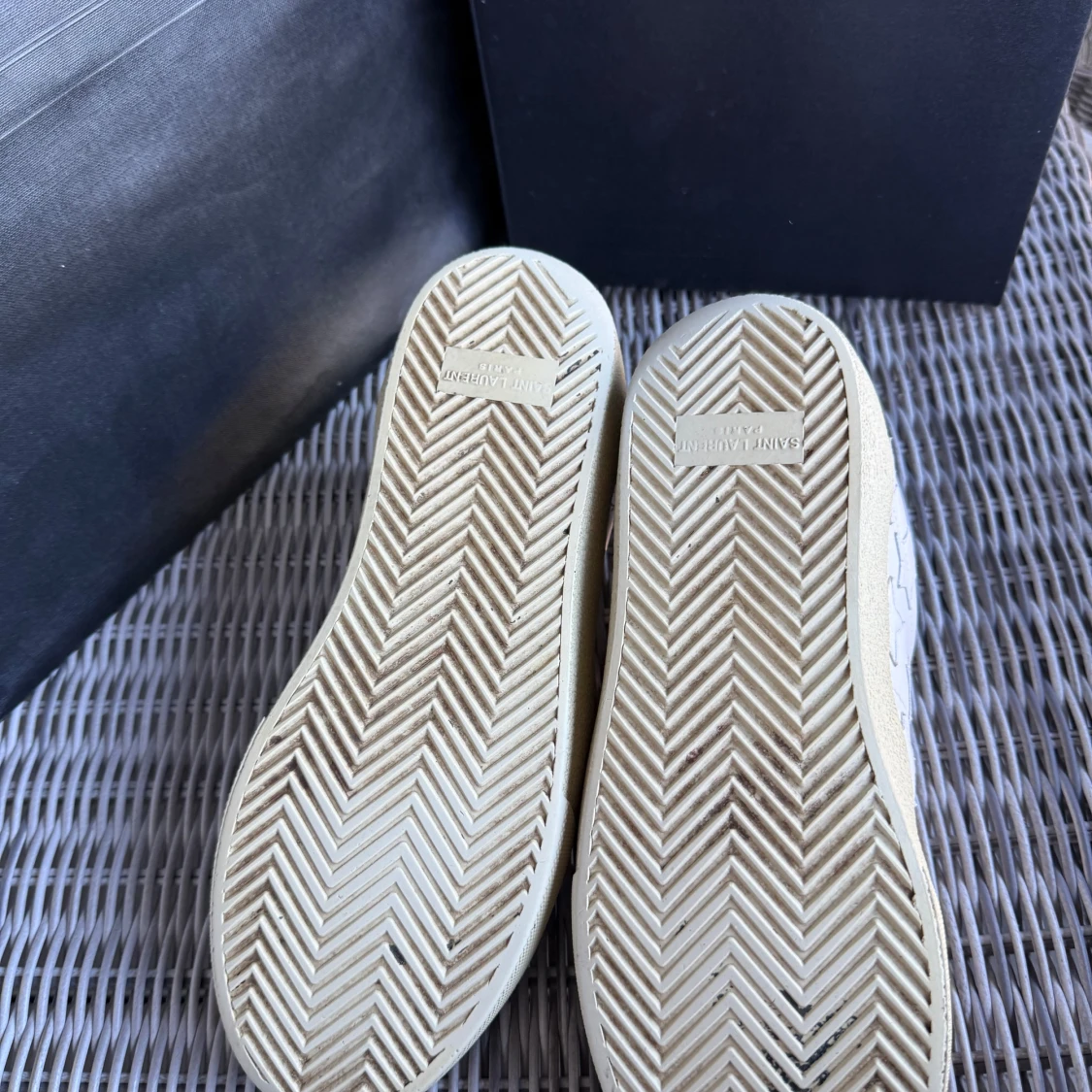 Saint Laurent vita sneakers med stjärnor - 2