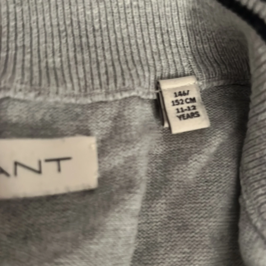 Grå half zip tröja från Gant - 1