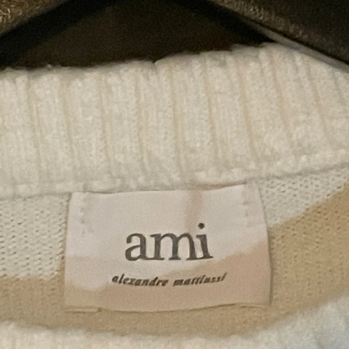 Vit stickad tröja från Ami Paris - 2