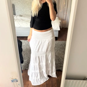 Lång utomlandskjol - Superfin Långkjol köpt utomlands! Aldrig använd, strl S💖