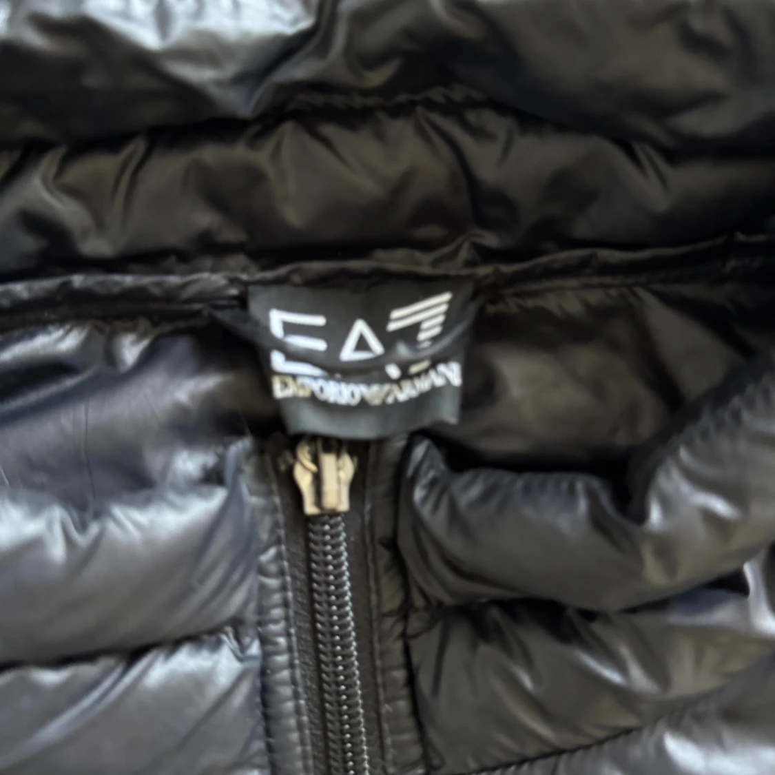 Svart dunväst från Emporio Armani EA7 - 3