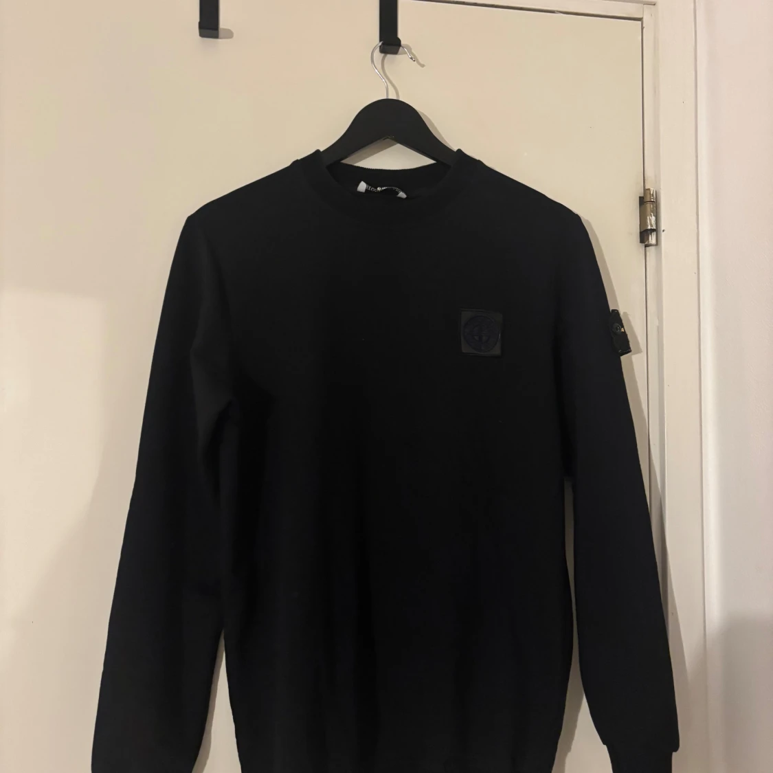 Svart Stone Island sweatshirt