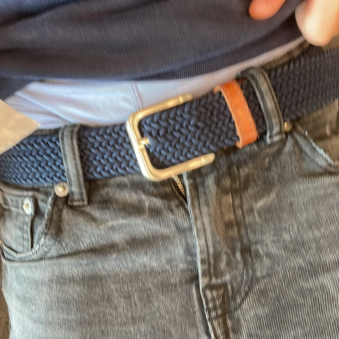 Mörkblå flätad bälte med skinn - 3