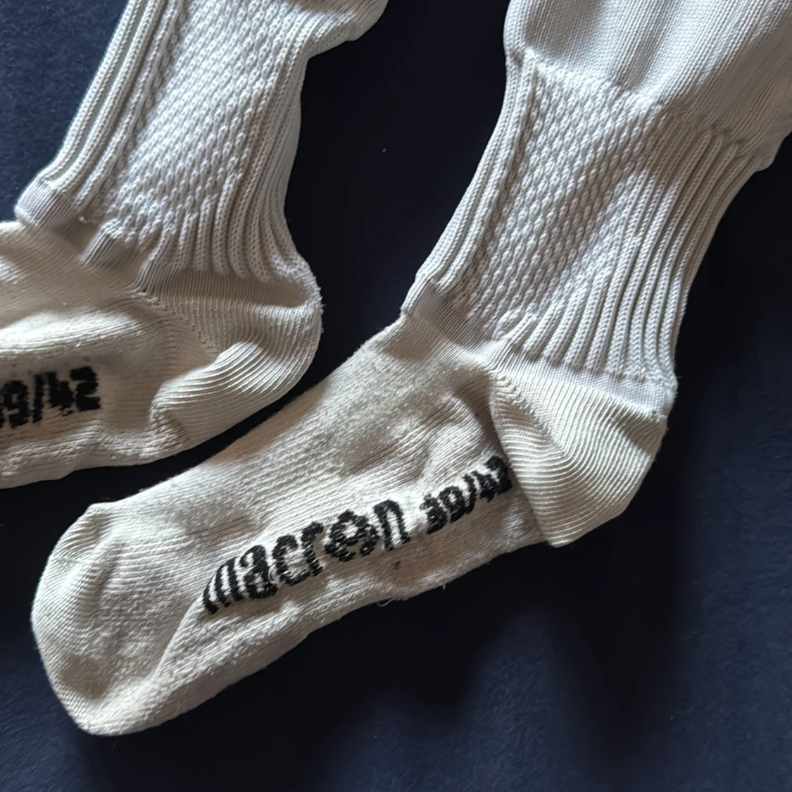 Vita fotbollsstrumpor från Macron - 1