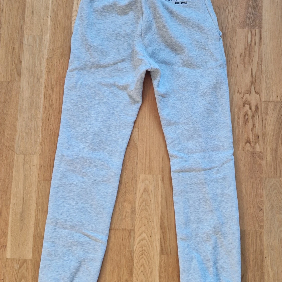 Grå mjukisbyxor Peak Performance XS - 1