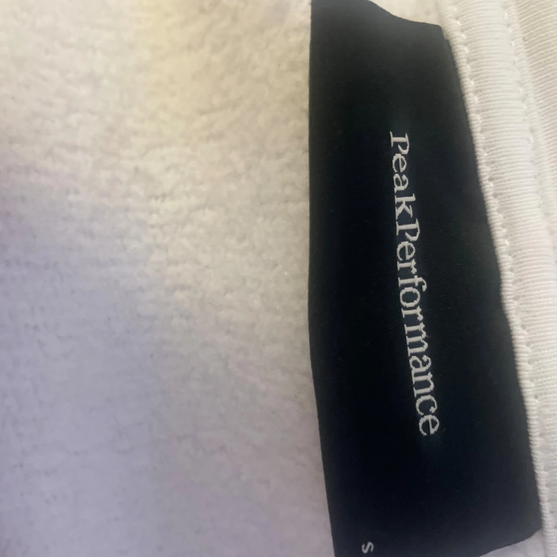 Vit hoodie från Peak Performance - 2