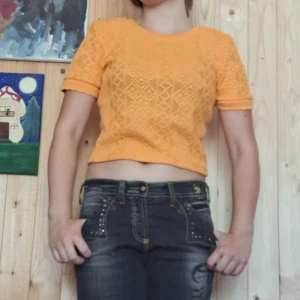 Bekväm karaktärisk tröja - Mycket bekväm simpel tröja som ändå har karaktäristiska drag. Väldigt söt. Kommer inte till användning, aldrig tidigare använd. Vill bli av med allt så kan sälja billigt. Köparen föreslår pris 🍀