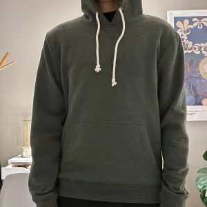 Hoodie  - Säljer denna hoodie då den inte kommer till användning 