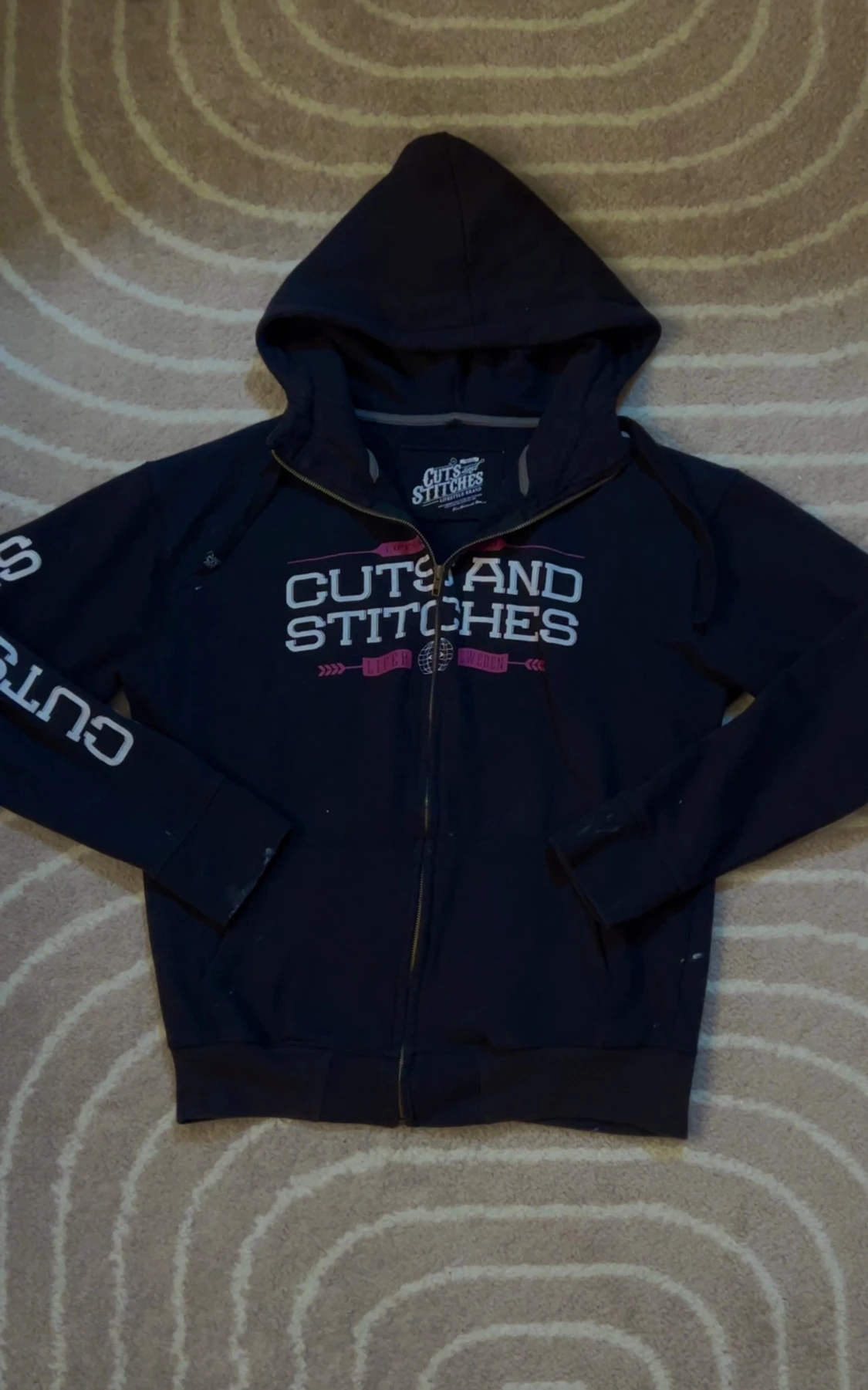 Svart hoodie Cuts and Stitches - 1